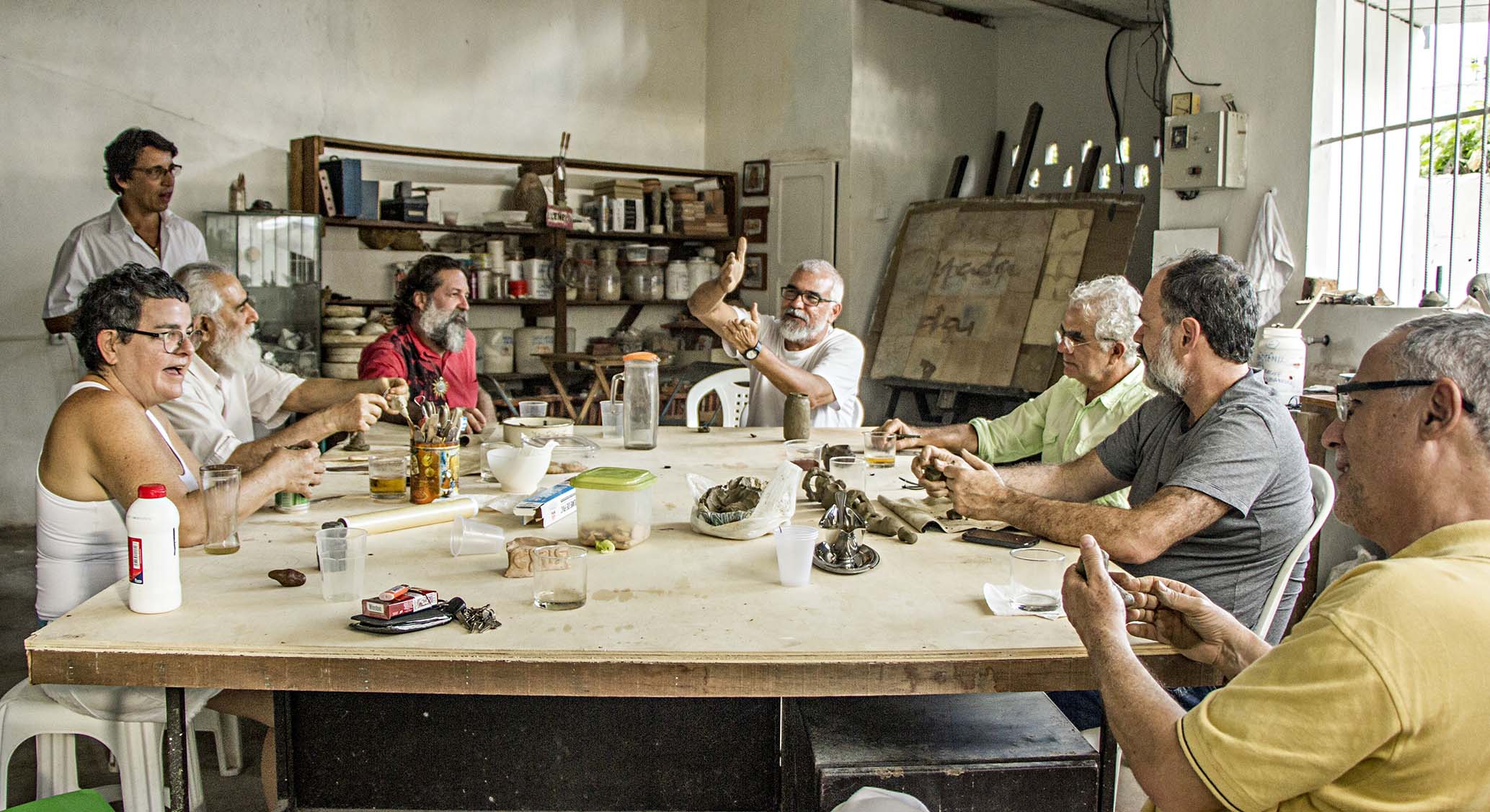 Os artistas durante a vivência do OcupeChris, no Ateliê Águas Belas. Foto: Francisco Baccaro