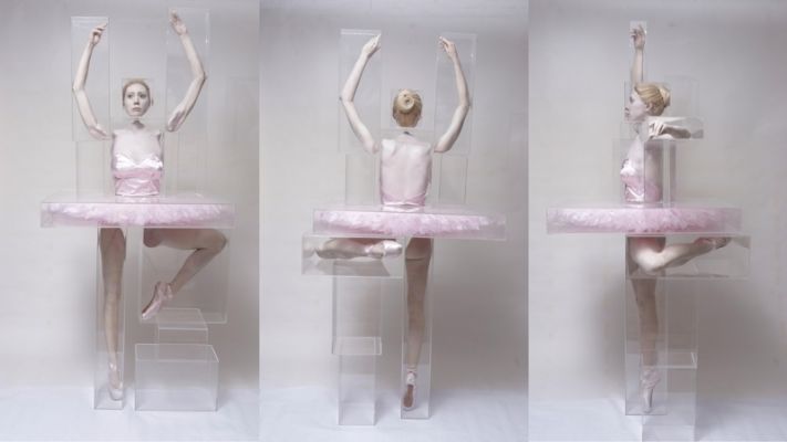 Bailarina 2007 Fibra de vidro, pintura acrílica, cabelo sintético, próteses oculares, unhas postiças, collant, tutu, sapatilhas e caixas de acrílico