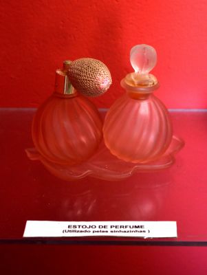 Relíquias de sinhazinhas no Museu do Una: um estojo de perfumes. Foto: Leopoldo Conrado Nunes/Cepe