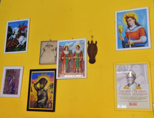 O sincretismo religioso na casa onde Badia morava, no secular Pátio do Terço. Foto: Leopoldo Conrado Nunes/Cepe