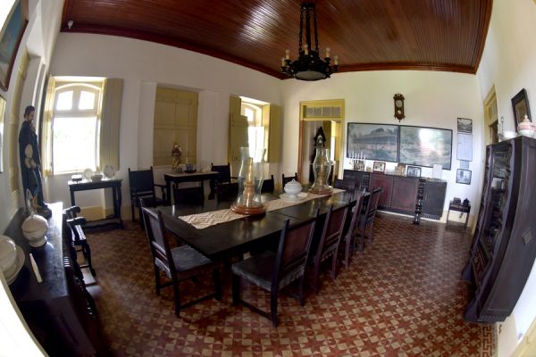 Sala no casarão do Engenho Sapucaji, do século 19, em Escada (PE). Foto: Leopoldo Conrado Nunes/Cepe