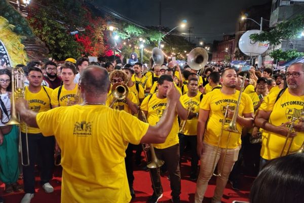Orquestra da Pitombeira deu o tom do Carnaval no São Luiz. Foto: Cleide Alves