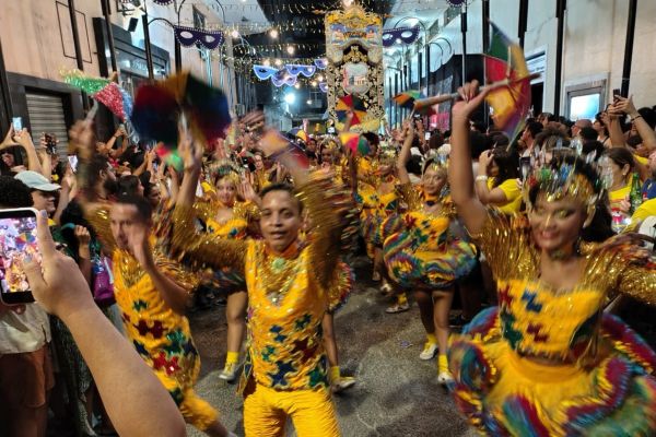 Passista da Pitombeira levaram o frevo no pé à festa do Oscar. Foto: Cleide Alves
