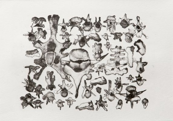 'Trabalho figurativo' de 2016 remete a objetos arqueológicos