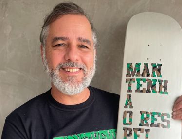 Pedro Luna lança segunda edição da biografia do Planet Hemp no Recife