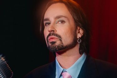 Resenha: Johnny Hooker lança quarto disco de estúdio 