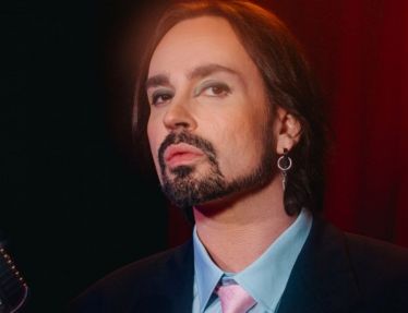 Resenha: Johnny Hooker lança quarto disco de estúdio 