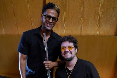 César Michiles apresenta 