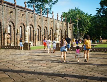 Oficina Francisco Brennand promove atividade junina com foco no público idoso
