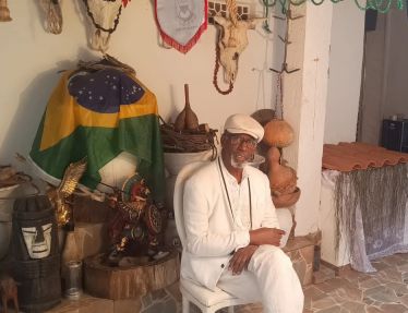 Vitor da Trindade apresenta pedagogia negra do Teatro Popular Solano Trindade