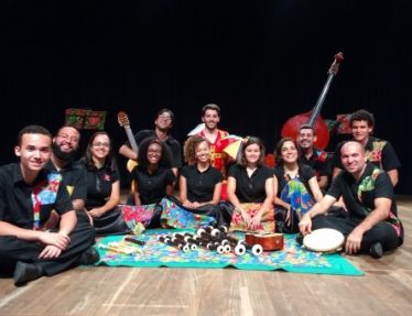 ­­APL promove apresentação junina com o grupo Flauta de Bloco