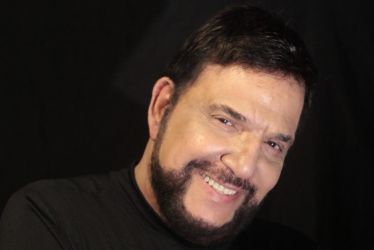 Michael Sullivan e Clayton Barros são atrações do Seis e Meia