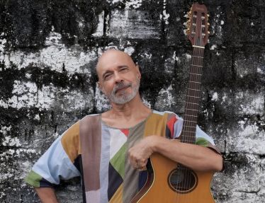 Alê Santos apresenta DOM no Espaço Poço das Artes, na sexta-feira (21)