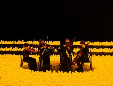 Candlelight leva repertório de astros pop ao Recife Antigo