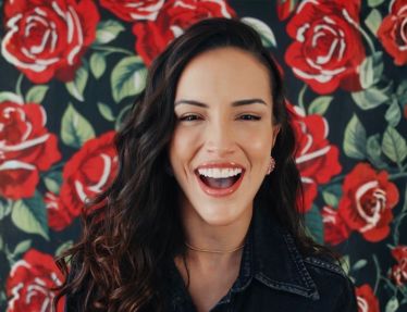 Letícia Bastos leva show do projeto “Forró em Série” à Casa Estação da Luz