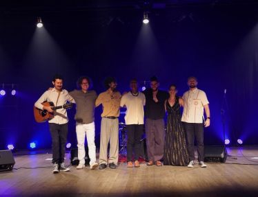 Serumsol, Vertin e Kell Calixto em show na Casa Estação da Luz nesta sexta-feira (2)