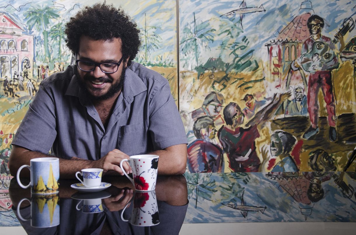 O poeta e livreiro Fred Caju é o organizador da antologia