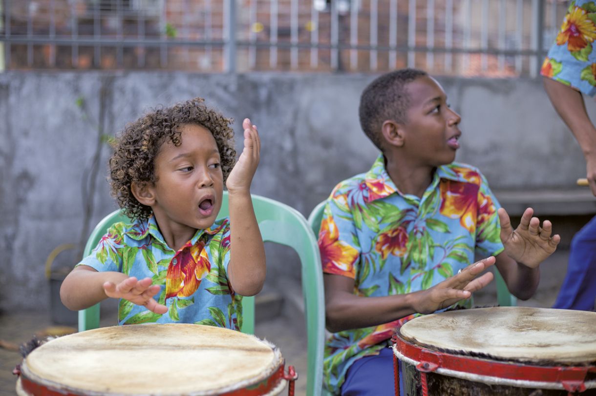 Jean Guilherme, de quatro anos, é percussionista do Coco do Miudinho, da Nação Xambá