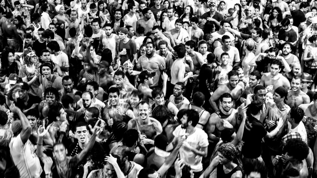 Multidão que o BaianaSystem arrasta nos carnavais de Salvador é a imagem da força da música baiana atual