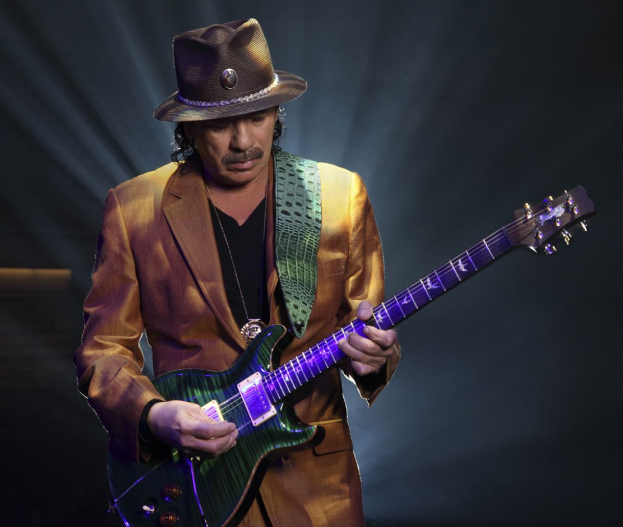 A maior inovação de Carlos Santana foi combinar aos modos do blues rock, o swing, a pegada da salsa e da música caribenha