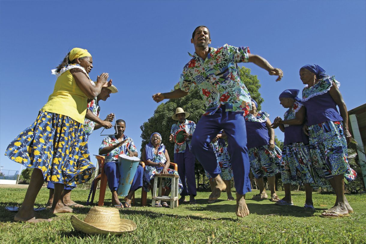 Há mais de um século começou-se a dançar o samba de véio na Ilha do Massangano, em Petrolina/PE