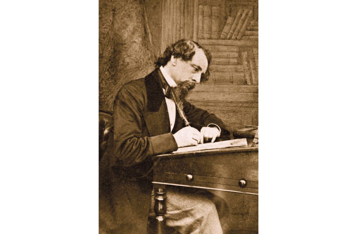 Charles Dickens publicou este oitavo romance em jornal, entre 1849 e 1850