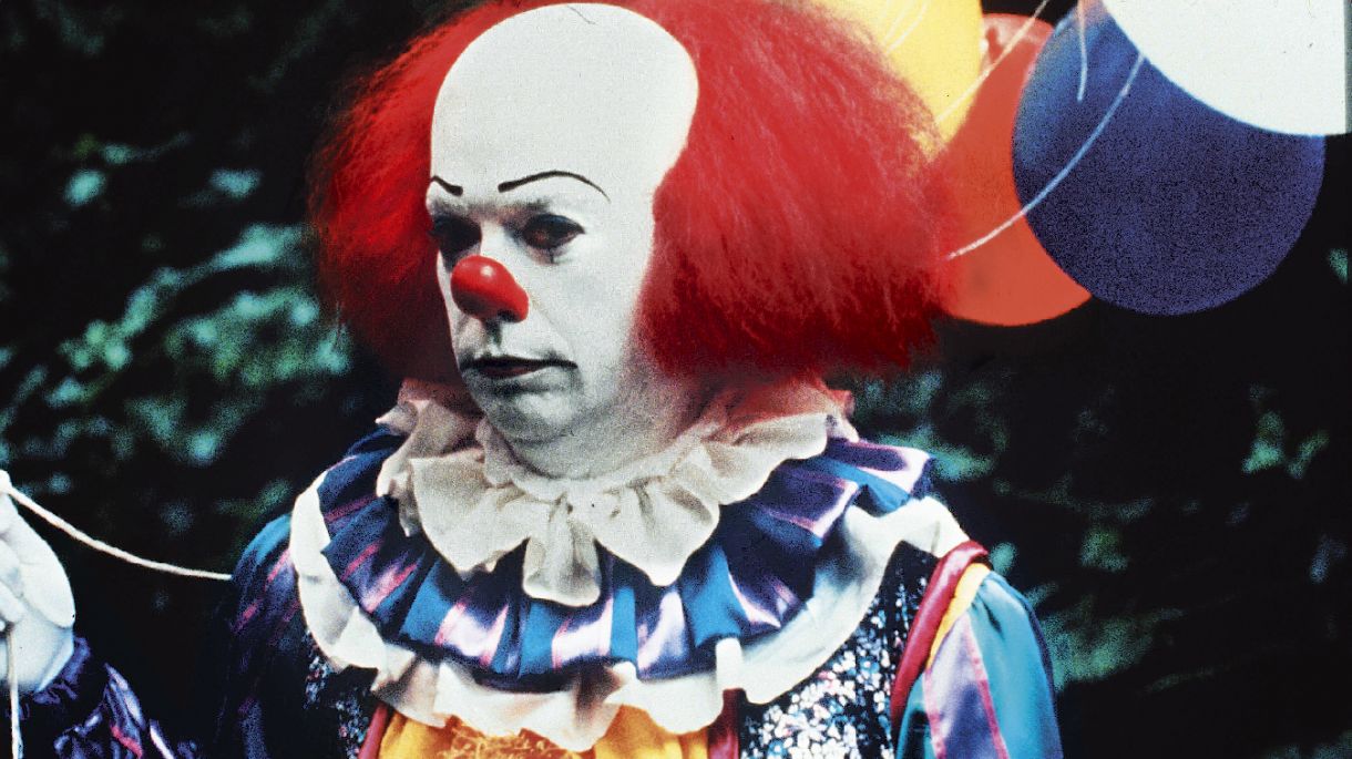 Baseado em obra de Stephen King, telefilme 'It' traz à cena a maldade sob a máscara do riso