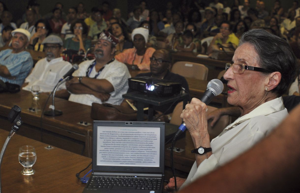 Maria Thereza Lemos de Arruda Camargo