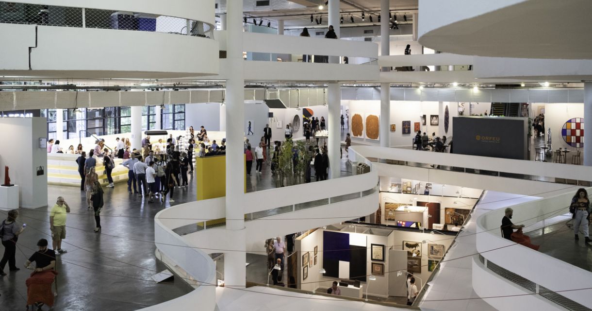 Vista geral do Pavilhão da Bienal durante a SP-Arte 2019