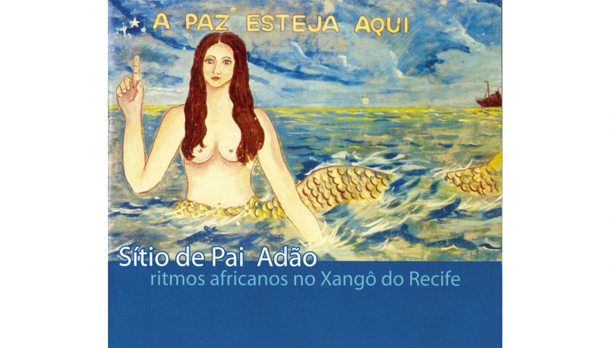 Capa do libreto que acompanha o disco 'Sítio do Pai Adão/ ritmos africanos no Xangô do Recife'