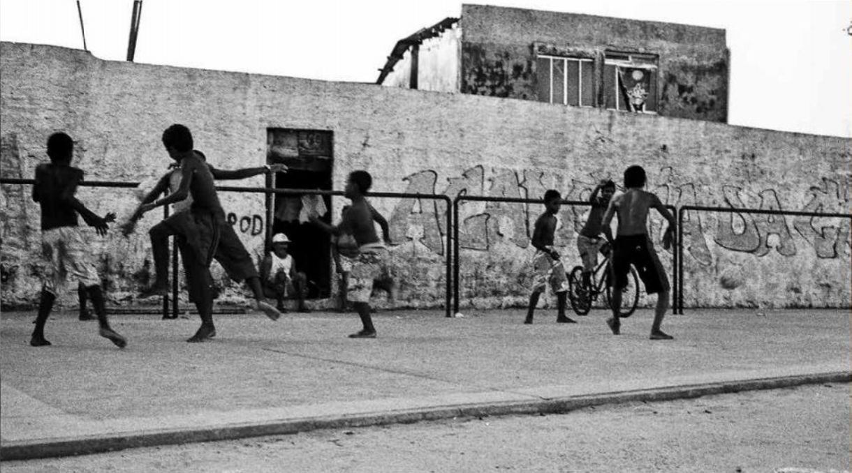 Fotografia que integra o livro 'O Jogo da Bola'