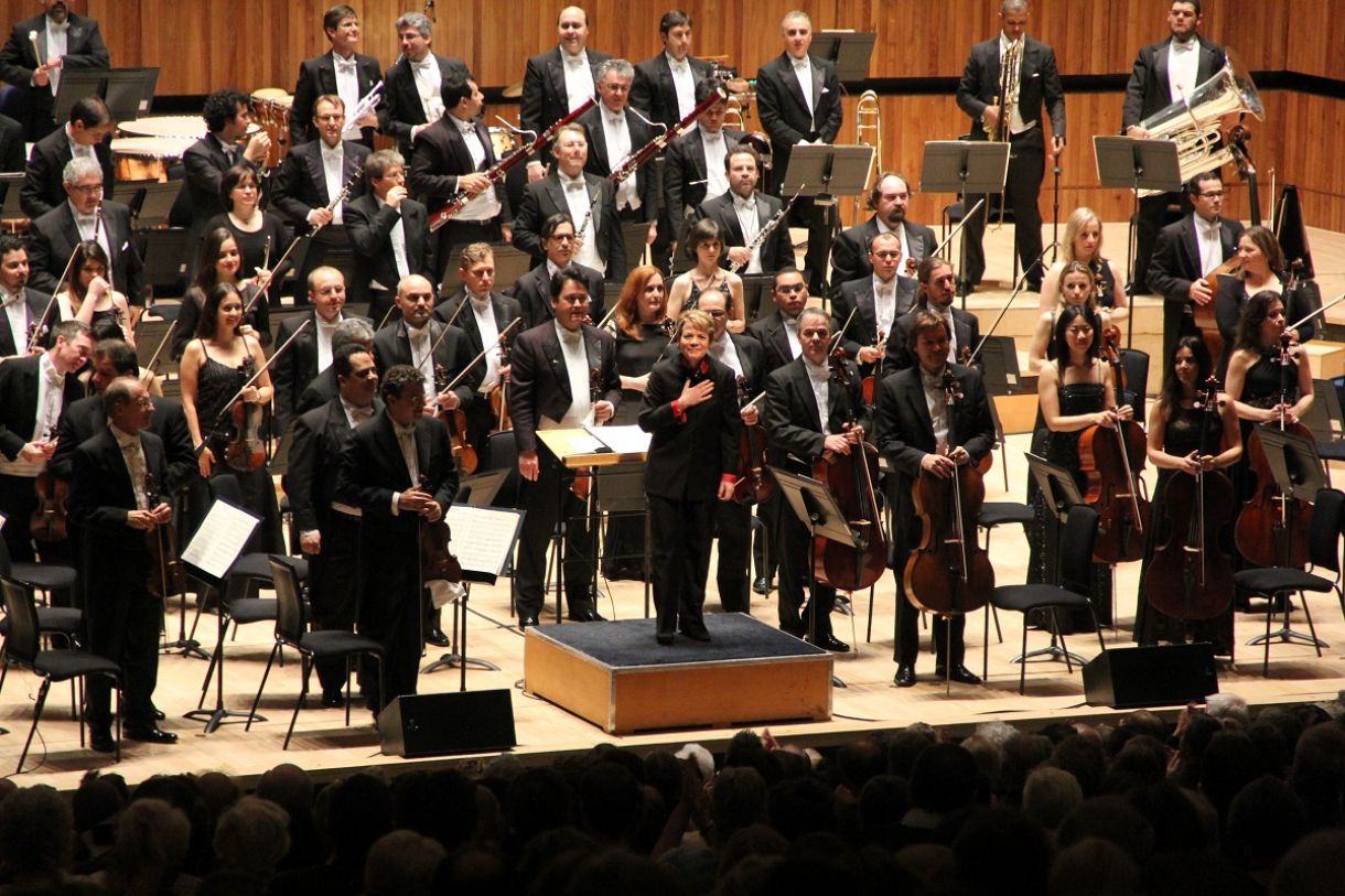 Sob sua batuta, a Orquestra Sinfônica do Estado de São Paulo (Osesp) estreou no 'Royal Festival Hall de Londres'