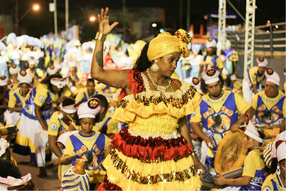 Mestra Joana comanda a Nação do Maracatu Encanto do Pina