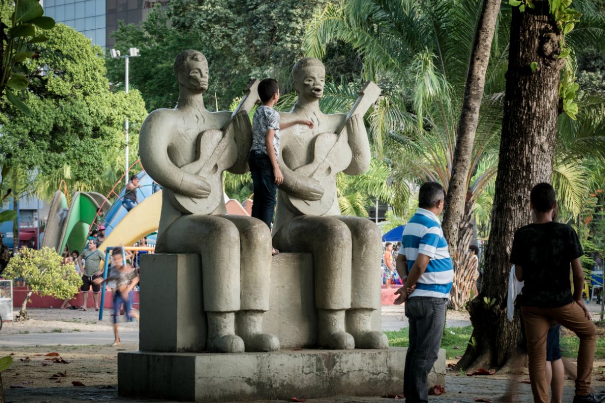 Os Violeiros de Abelardo da Hora, no Parque Treze de Maio