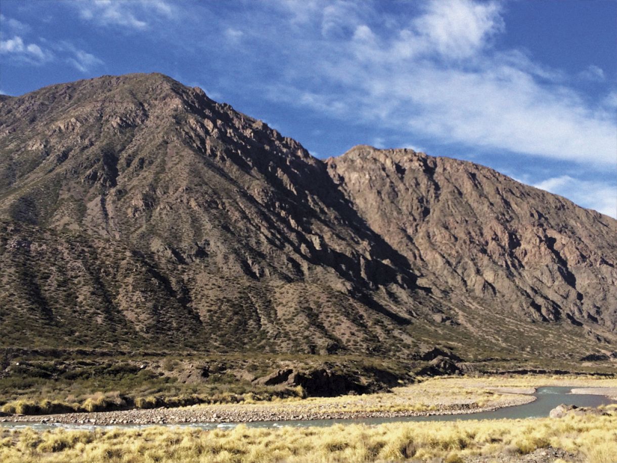 A Cordilheira dos Andes se estende do Caribe à Península Antártica