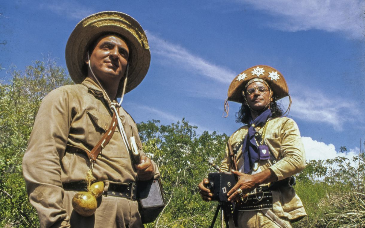 Os atores Duda Mamberti e Luiz Carlos Vasconcelos nas filmagens de 'Baile perfumado'