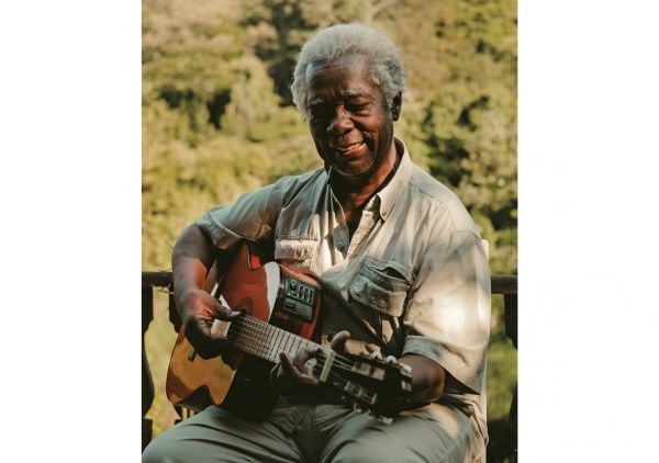 O Verdadeiro Chao De Mateus Aleluia Revista Continente