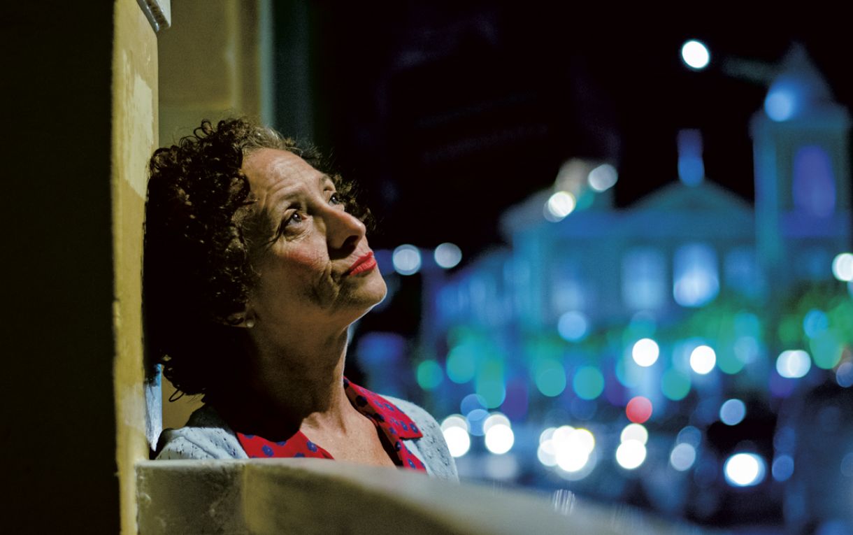 Marcélia Cartaxo dá vida à bailarina Maria Araújo Lima (1912-2004)