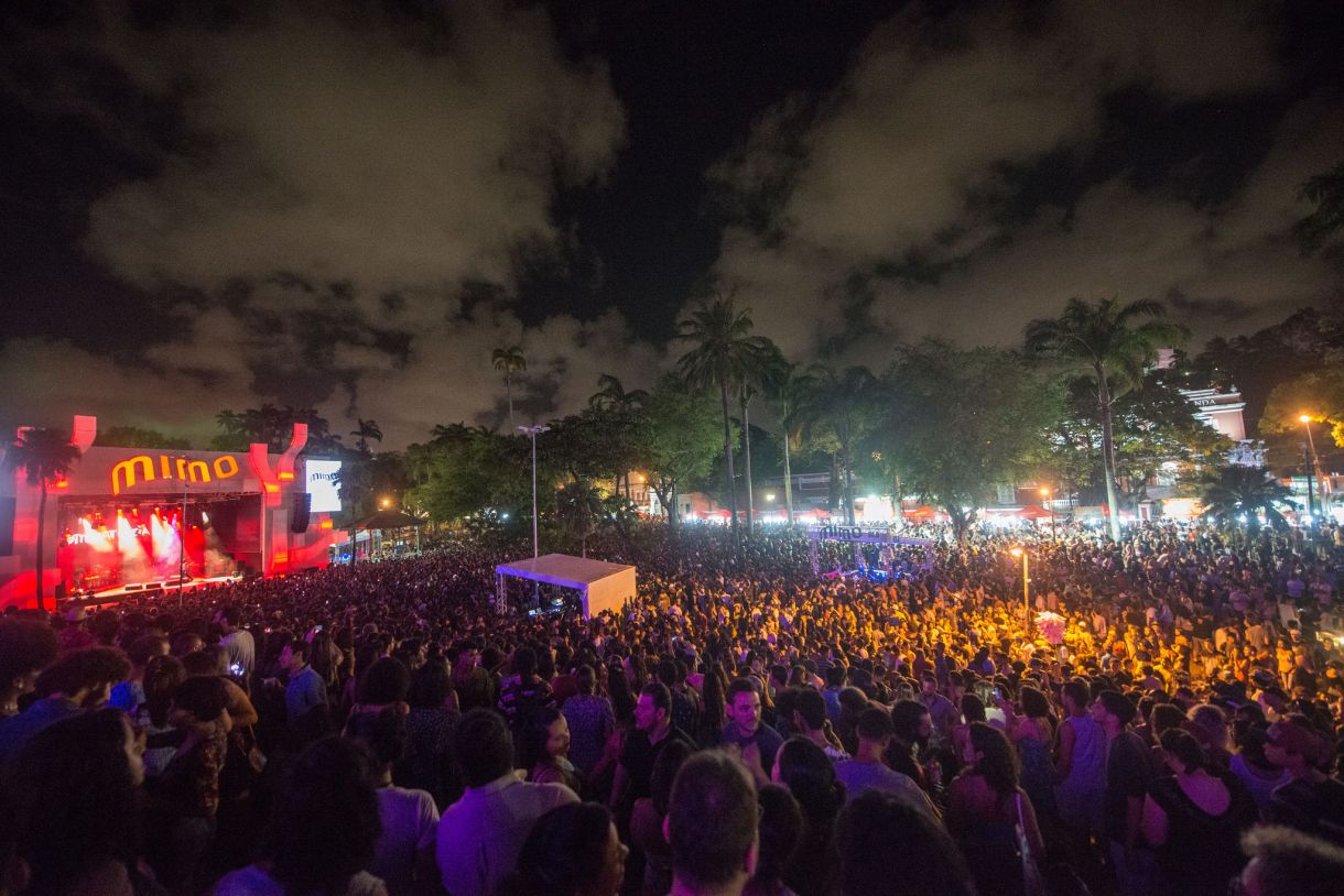 Praça do Carmo durante o 14º Mimo Festival, em Olinda