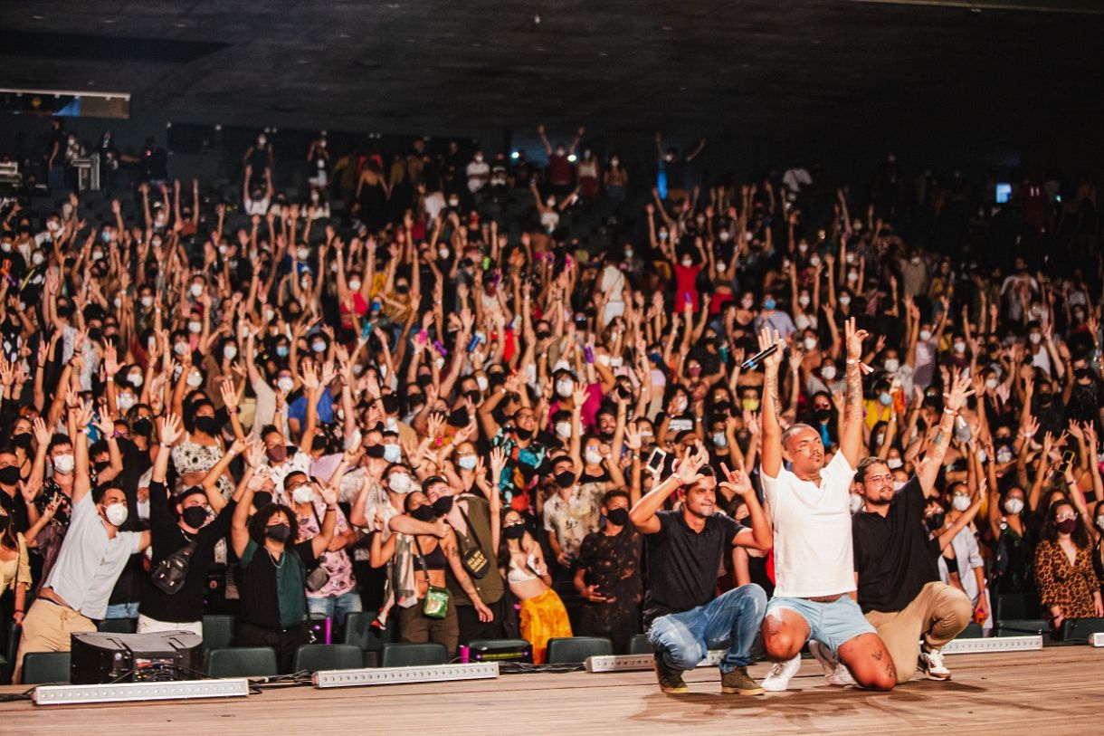 Público no show de Luiz Lins, na última noite do evento (domingo, 14)