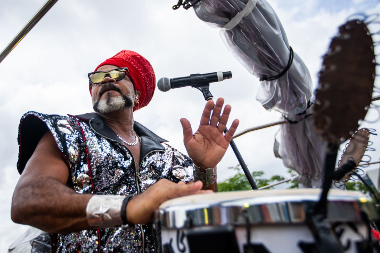 Carlinhos Brown, músico, cantor, compositor, produtor, arranjador, agitador cultural 