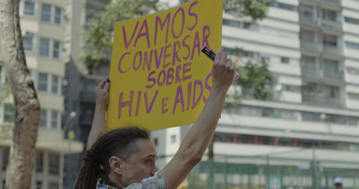 Documentário mostra a vida de pessoas com HIV