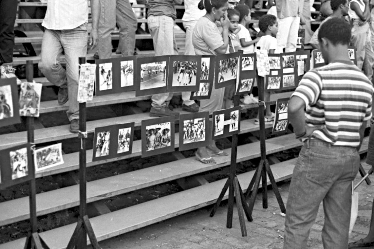 Protesto da Comunidade de Novos Alagados, em frente à prefeitura de Salvador, 1993