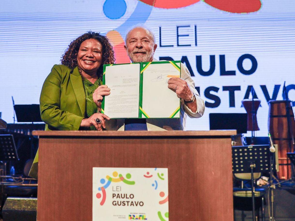 Lula assinou o decreto da LPG junto à ministra da Cultura Margareth Menezes em Salvador (BA)