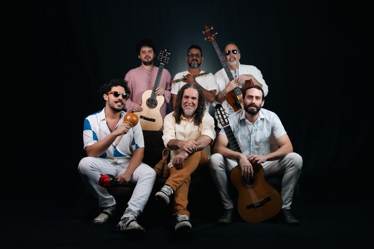 No novo disco, o grupo revisita sucessos de sua carreira 