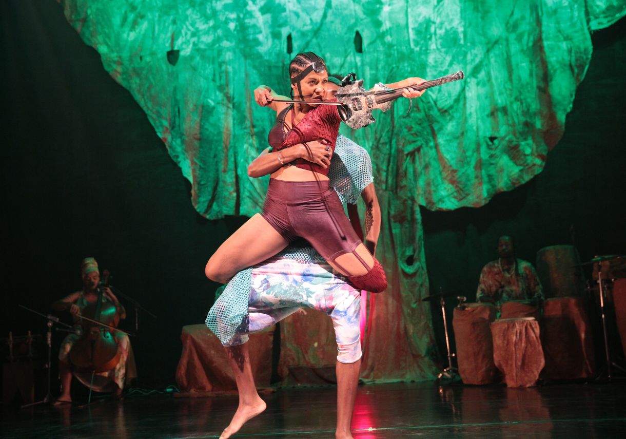 Espetáculo de dança é inspirado no mito da orixá guerreira Obá