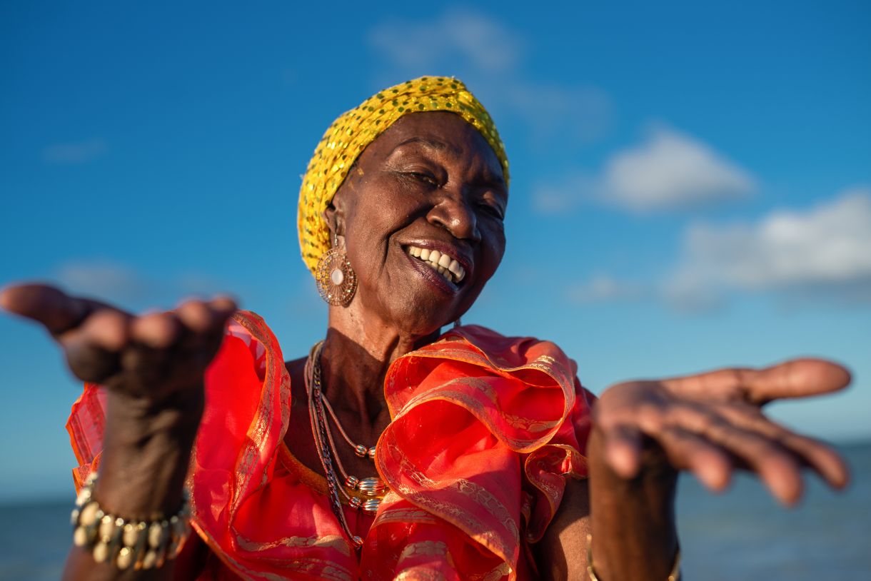 Ícone da cultura popular, Lia de Itamaracá completa 80 anos