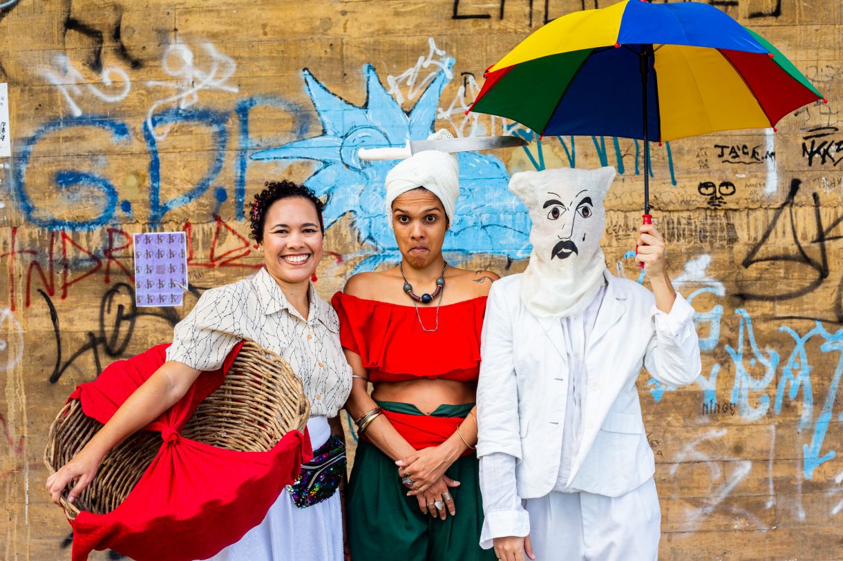 Bailarinas Ailce Moreira, Marcela Felipe e Rebeca Gondim