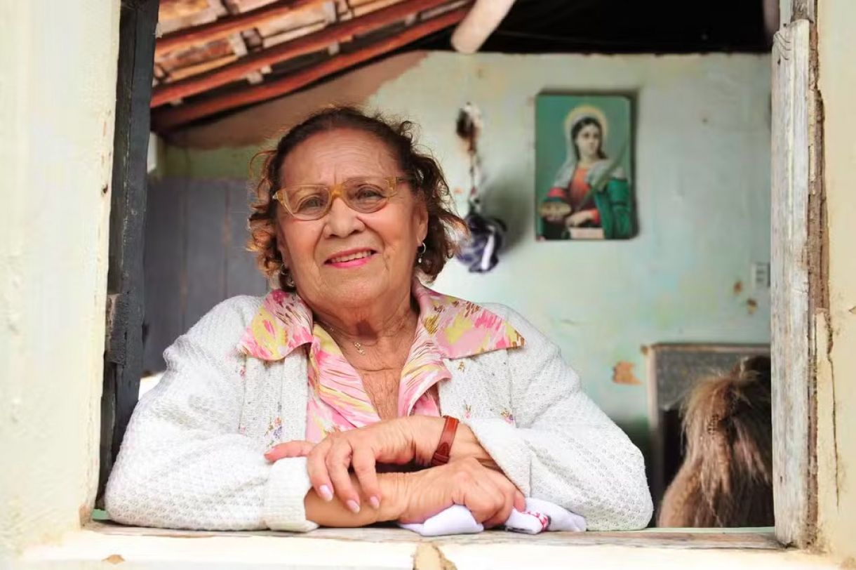 Ilva Niño como Dona Epifânia, na novela 'Cheias de Charme' (2012), da TV Globo