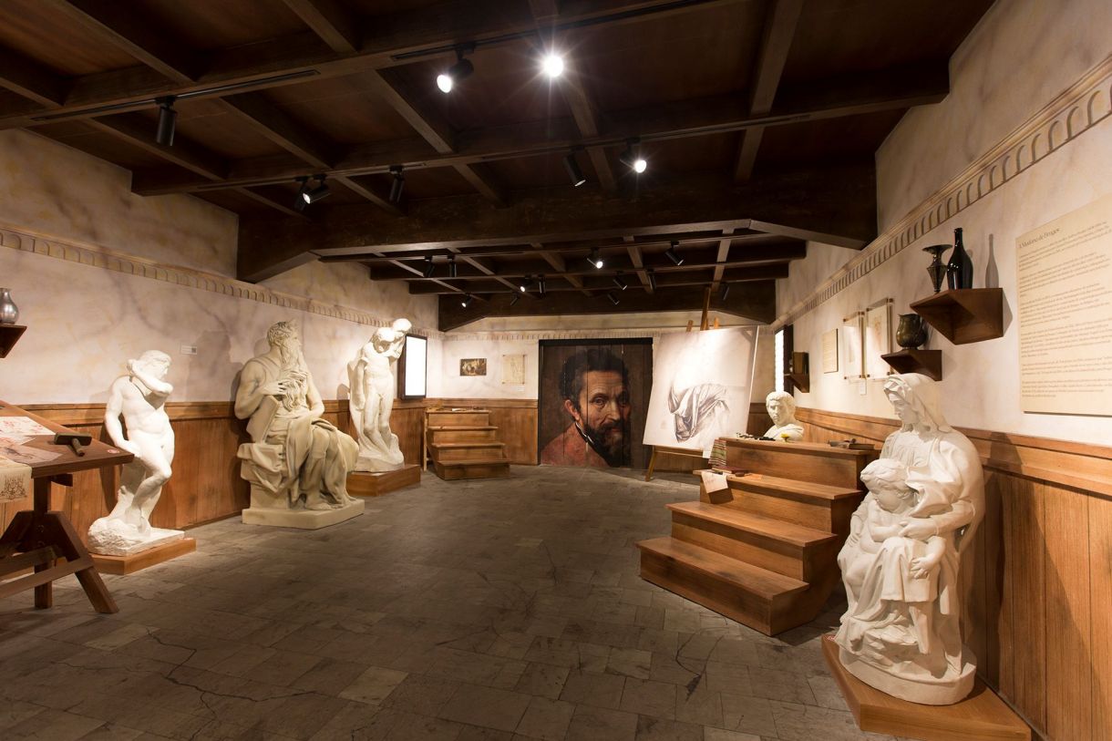 Reprodução do ateliê de Michelangelo é um dos atrativos da mostra